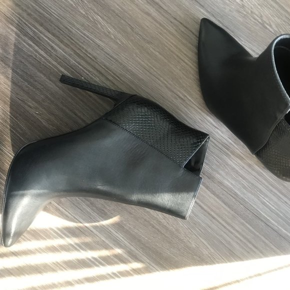 Nine West Tomorrow Pointy Toe Leather booties - Picture 2 of 9